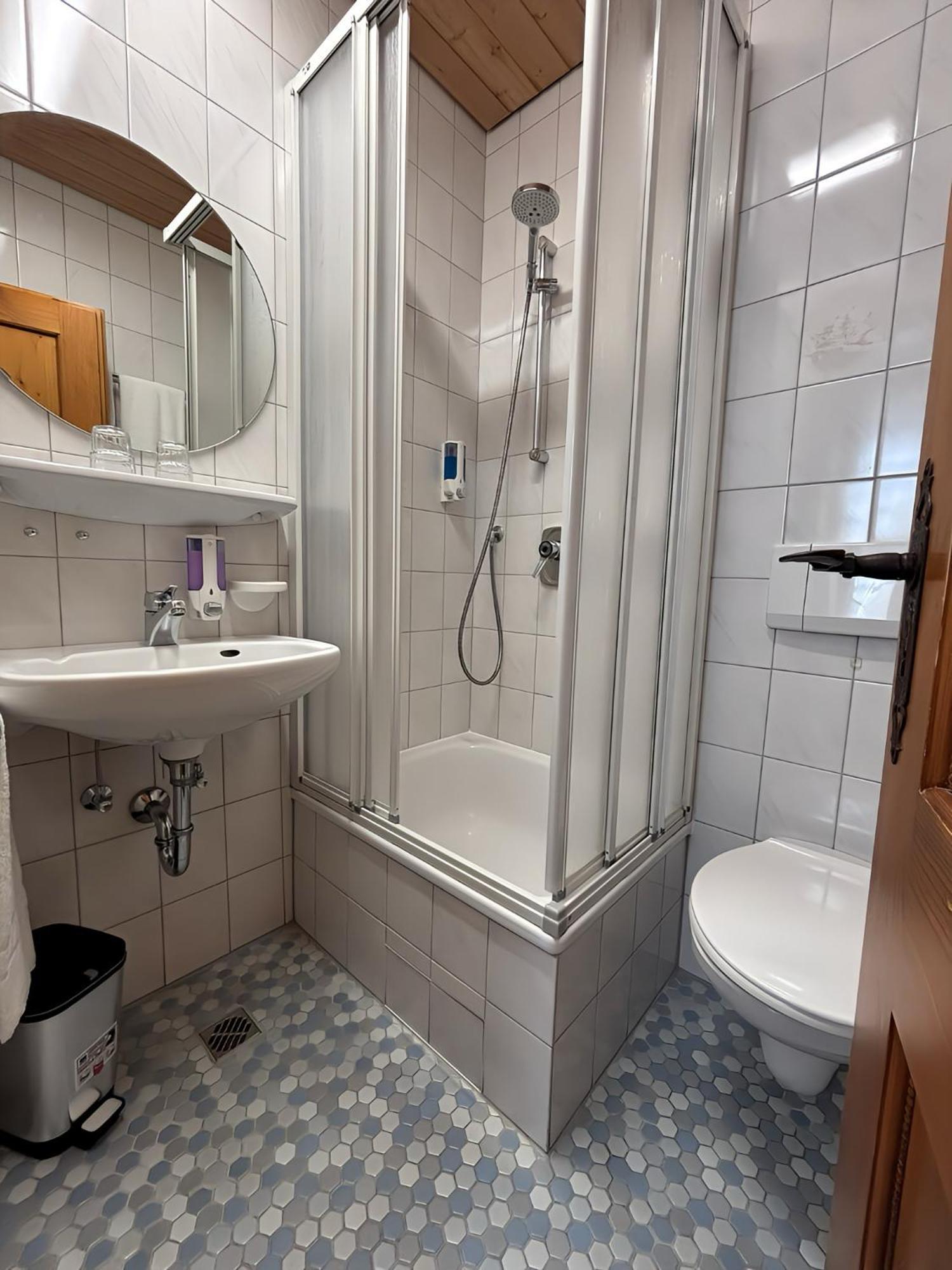 Hotel-Gasthof Adler Lindau  Zimmer foto